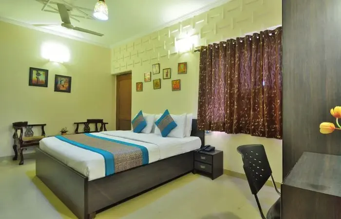 Couple Friendly Hotels In Dwarka Delhi